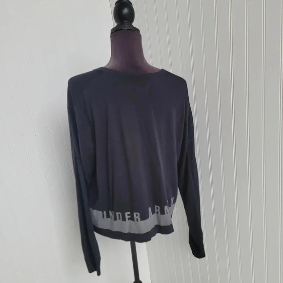 Under Armour Loose Heatgear Black Long Sleeve V Raw CutNeck Active TShirt Top XL - Picture 7 of 8